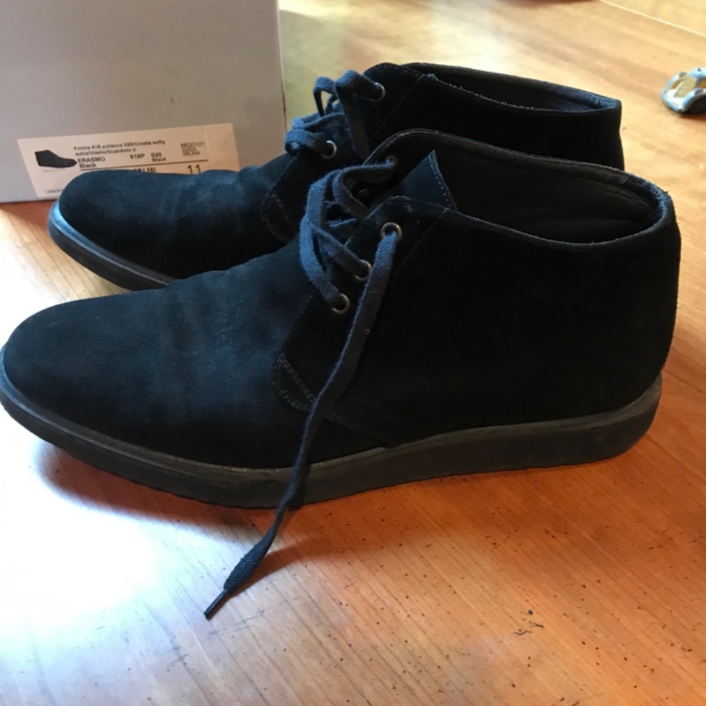 Shoes - Picture 2 of 6